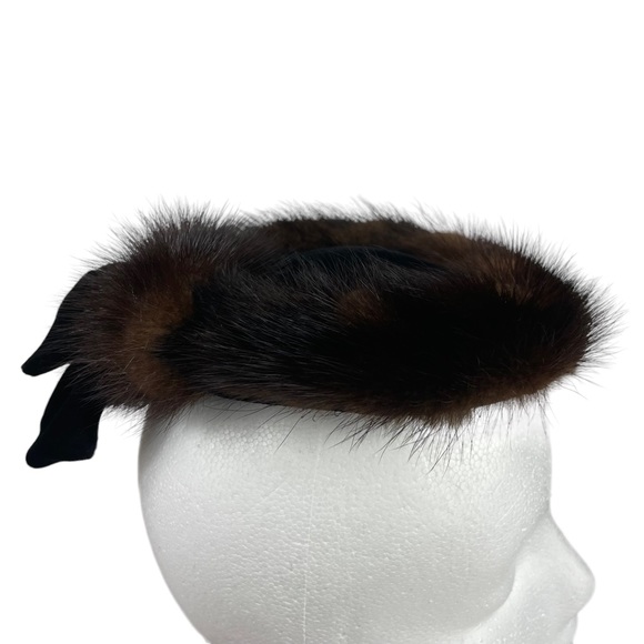 Vintage 1940s Mink Fur Black Velvet Mini Beret Sonni California Authentic Classy main image 2